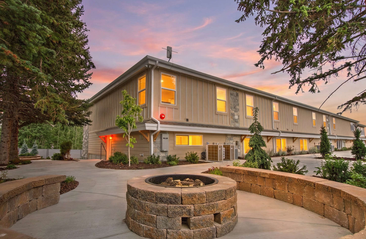Planning the Ultimate Bear Lake Family Reunion: Group Lodging, Meals, and Waterfront Activities